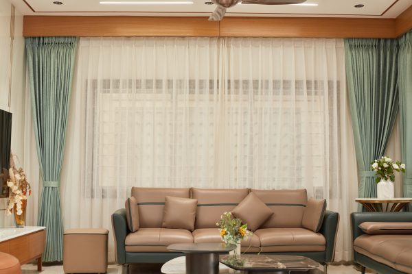Curtain - Image 3