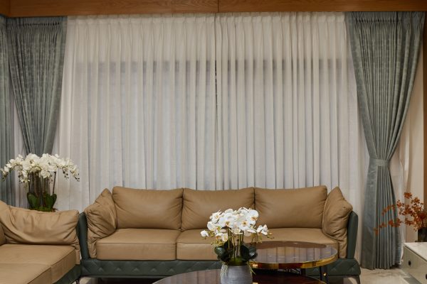 Curtain - Image 7